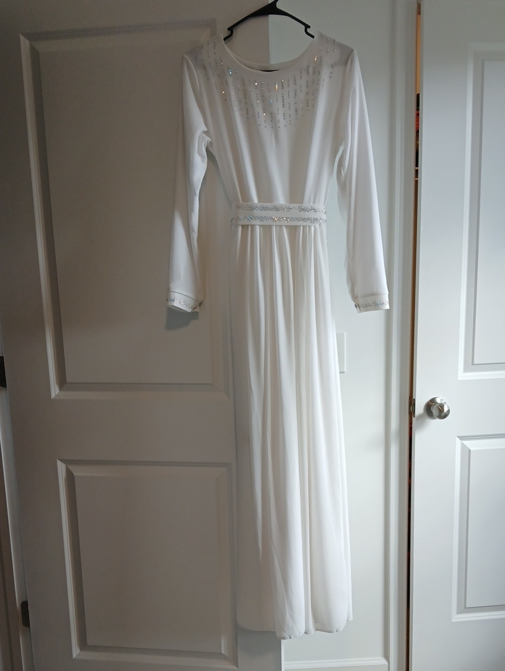 Elegant White Long Sleeve Maxi Dress with Beaded Accents